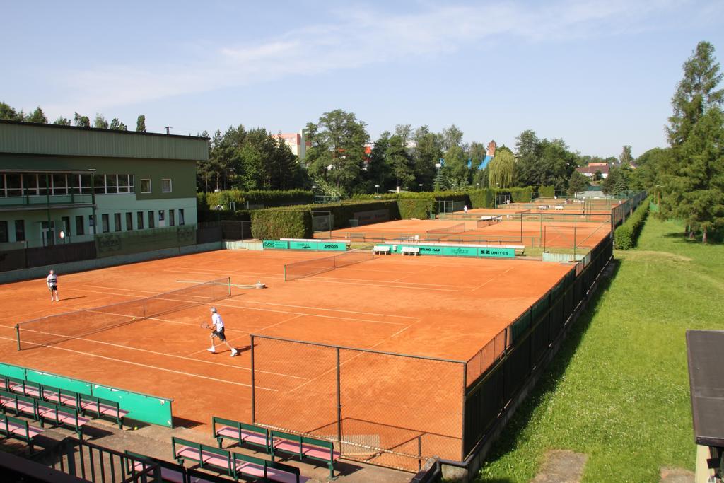 Penzion Tenis Klub Deza Валашске-Мезіржічі Екстер'єр фото